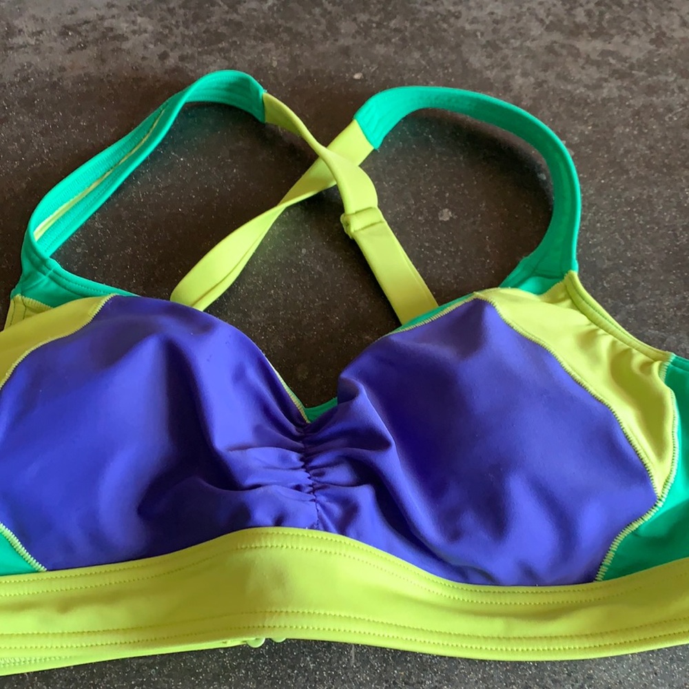 Vibrant crisscross adjustable strap PrAna top